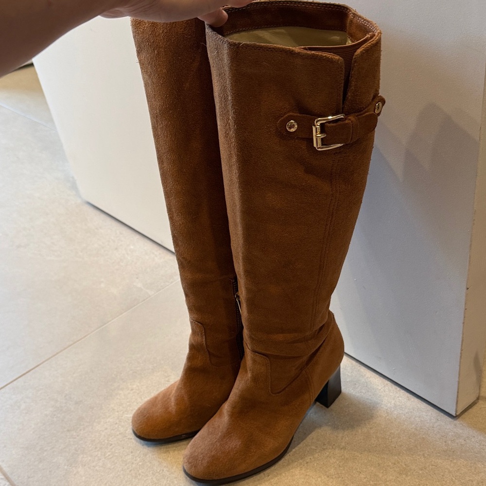 Michael Kors Tan/Camel suede knee high boots 8